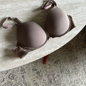 Victorias Secret Wear Everywhere Pushup Bra/ 34b